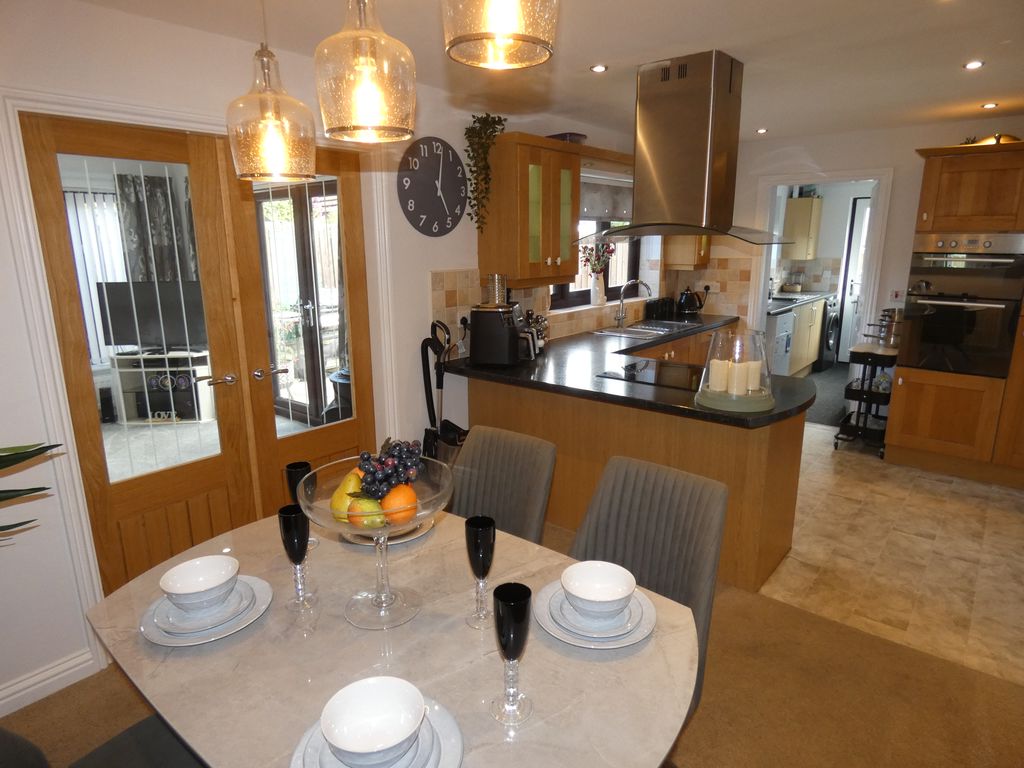 Kitchen-Diner- click for photo gallery